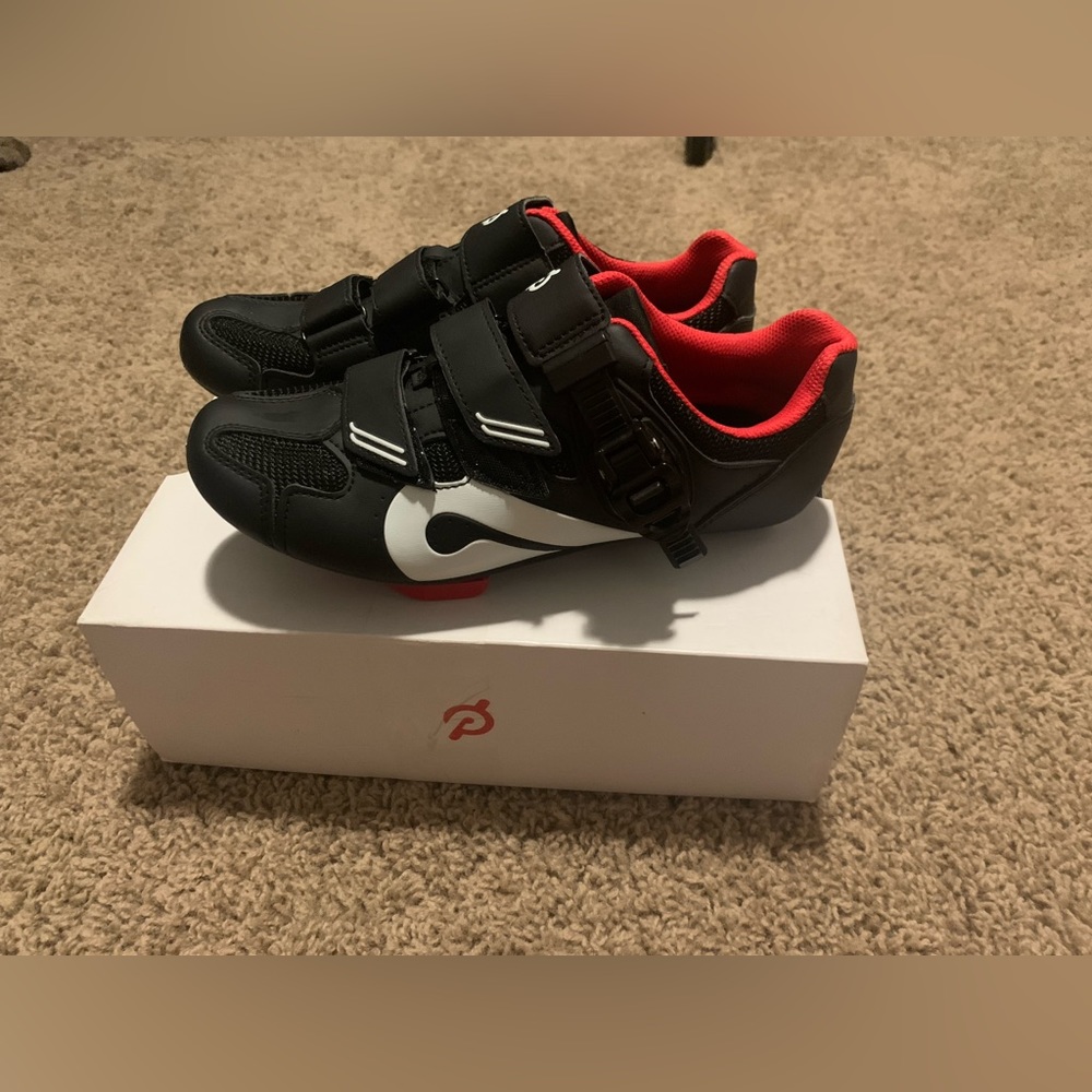 Peloton Unisex Cycling Shoes. Basically new, tested a couple of times.